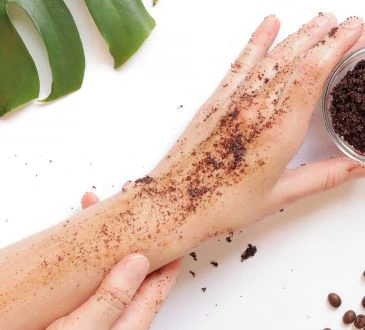 Les meilleurs gommages au café sélectionnés par des experts pour une peau lisse et rafraîchie